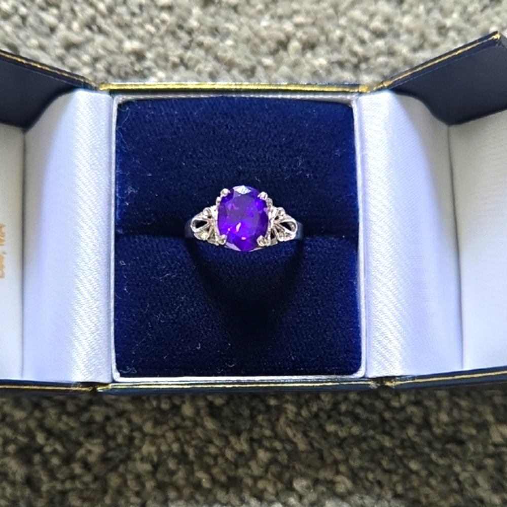 Elegant Purple Tanzanite Sterling Gemstone Ring Size 8 1/4